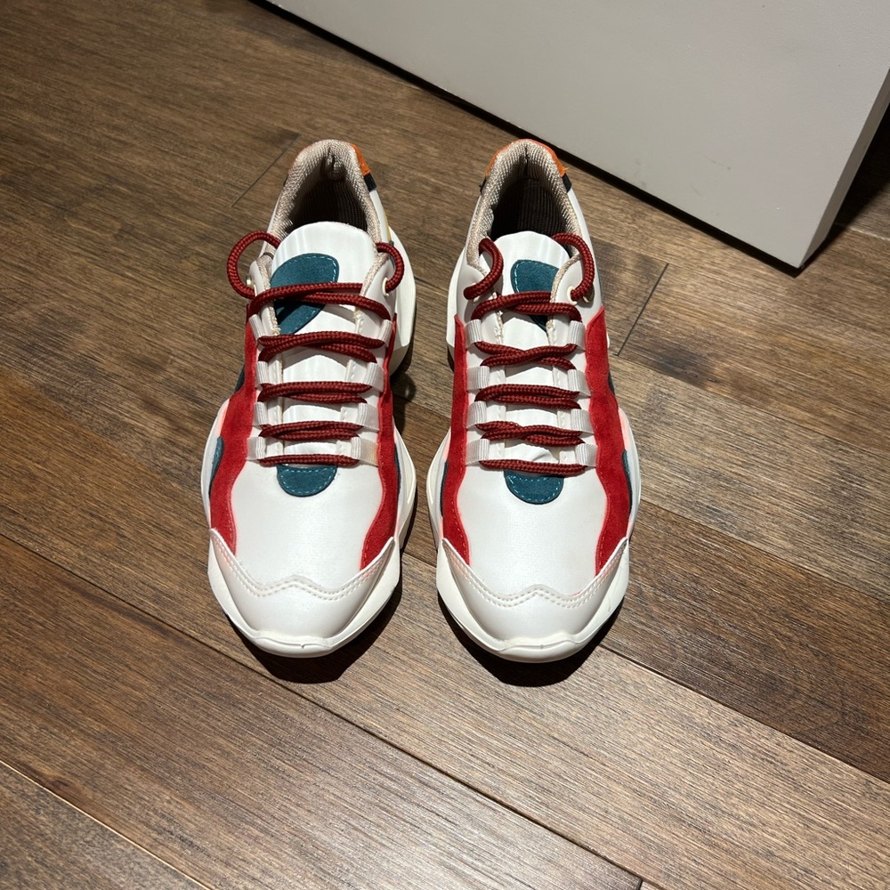 Funky sneaker - Picture 2 of 4